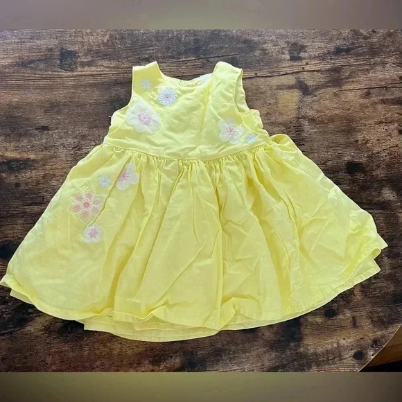 Carter’s | baby girl flower sundress. Size: 6M. - Picture 1 of 9